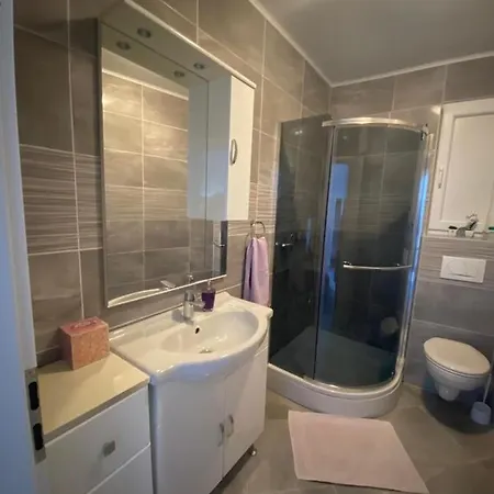 Dalia House アパート フヴァル