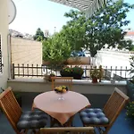 Dalia House