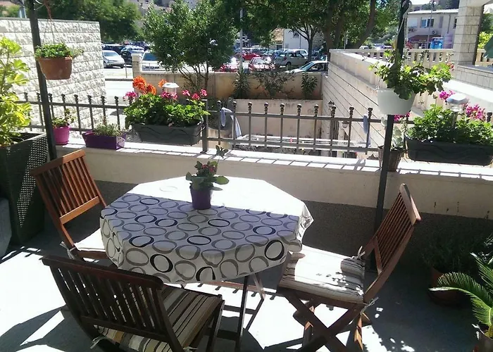 Dalia House شقة هفار